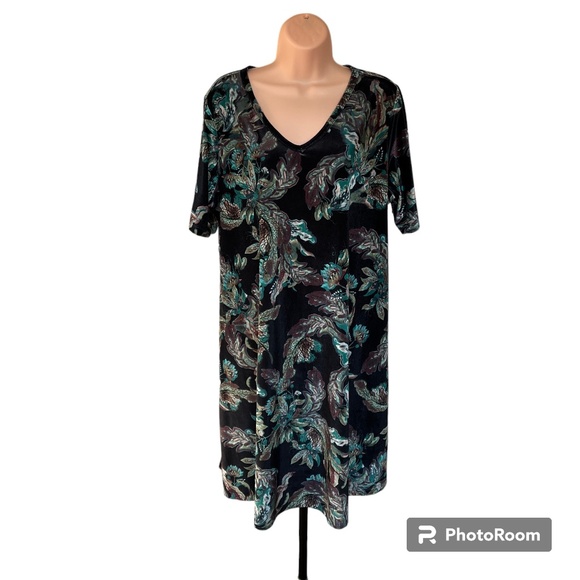 New with tags - Yesta Velour Midi Dress. Size 14 - Picture 1 of 12